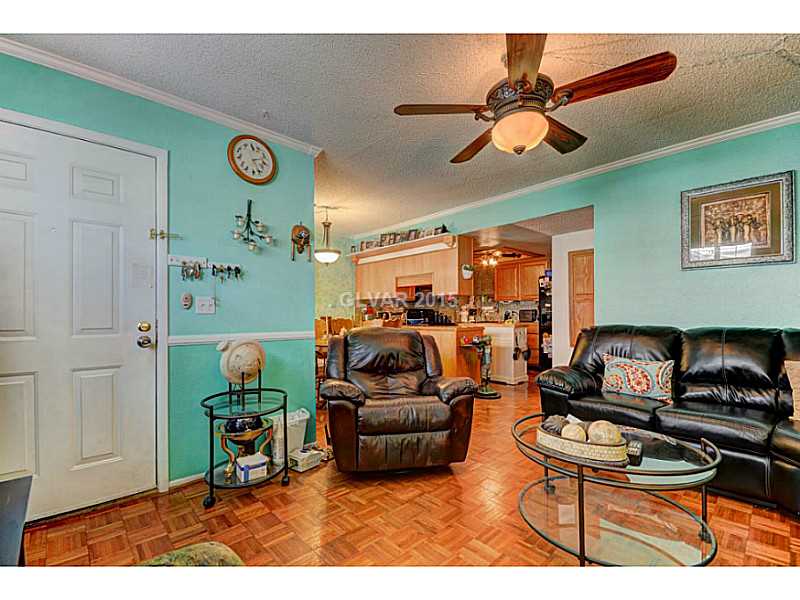 5821 Smoke Ranch Road, Unit D Las Vegas, NV 89108 - Photo 2 of 18 Living Room.