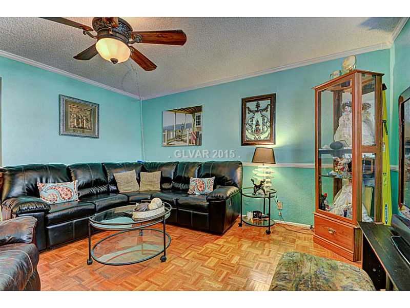 5821 Smoke Ranch Road, Unit D Las Vegas, NV 89108 - Photo 3 of 18 Living Room.