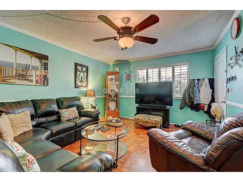 5821 Smoke Ranch Road, Unit D Las Vegas, NV 89108 - Photo 4 of 18 Living Room.