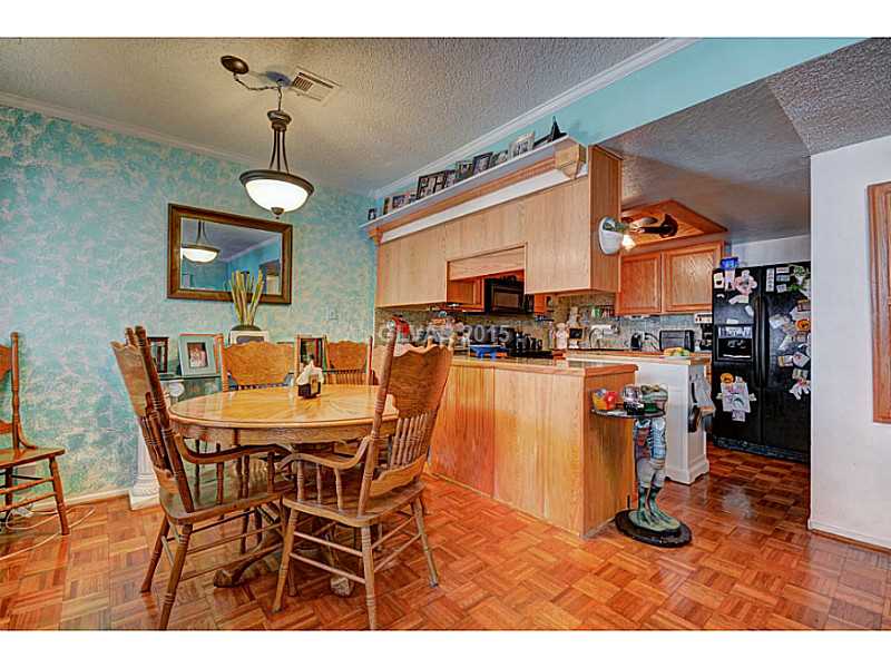 5821 Smoke Ranch Road, Unit D Las Vegas, NV 89108 - Photo 6 of 18 Dining Room.