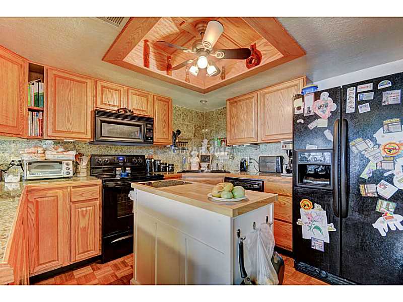 5821 Smoke Ranch Road, Unit D Las Vegas, NV 89108 - Photo 7 of 18 Kitchen.