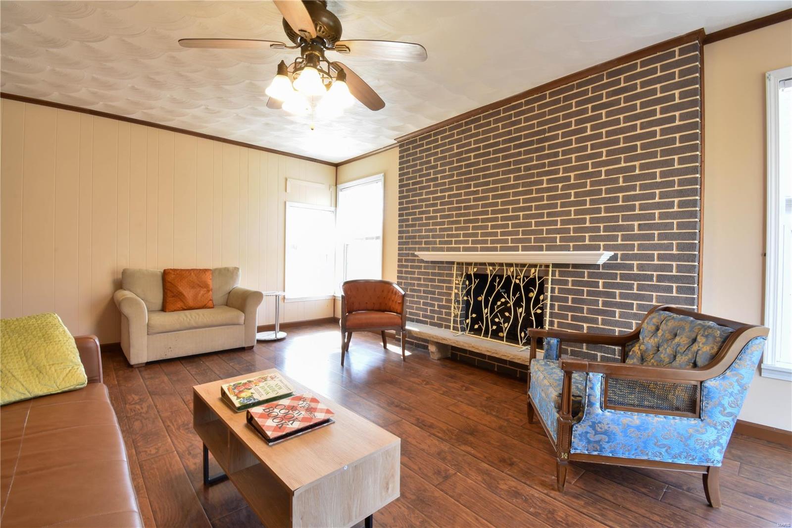 15222 Circle Drive Gillespie, IL 62033 - Photo 7 of 36