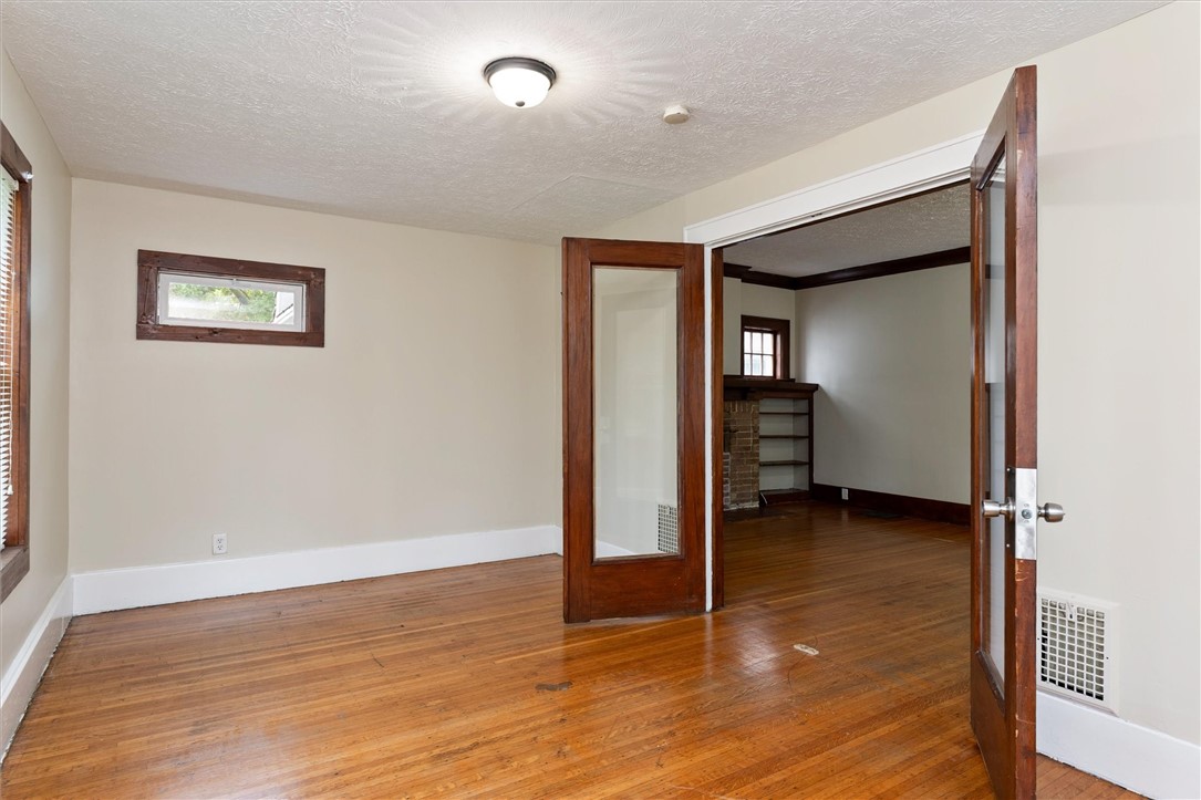 19 Genesee Park Boulevard Rochester, NY 14611 - Photo 16 of 50