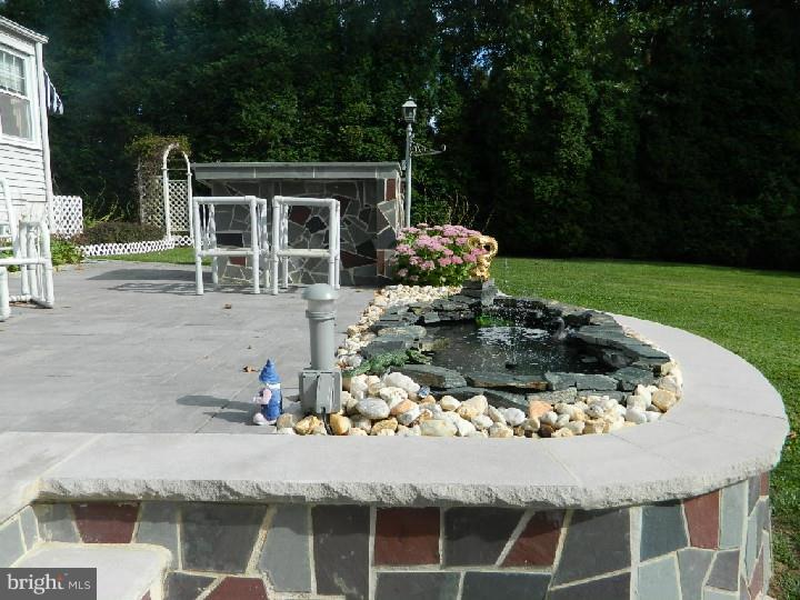 44 Georgetown Road Bordentown, NJ 08505 - Photo 20 of 25 Patio