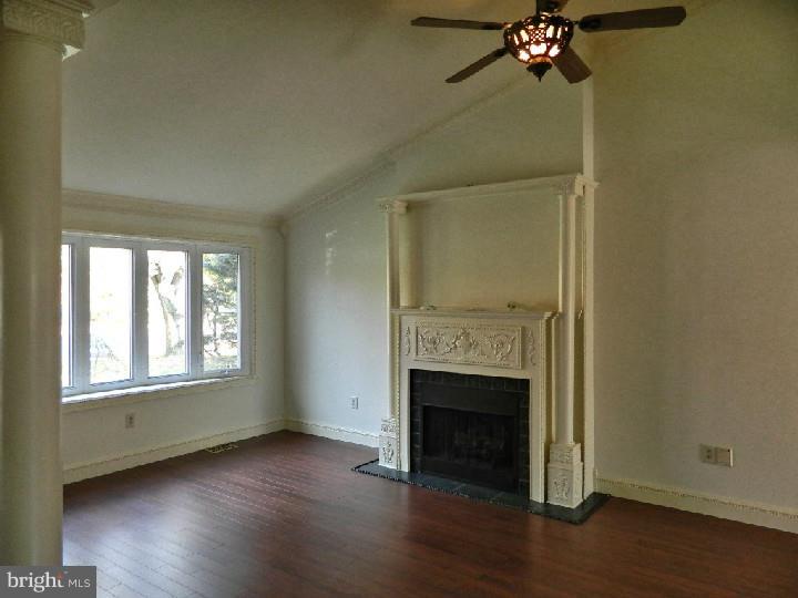 44 Georgetown Road Bordentown, NJ 08505 - Photo 3 of 25 Gallery Image 3