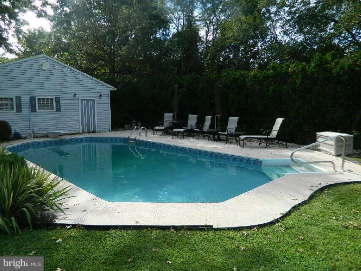 44 Georgetown Road Bordentown, NJ 08505 - Photo 23 of 25 Pool