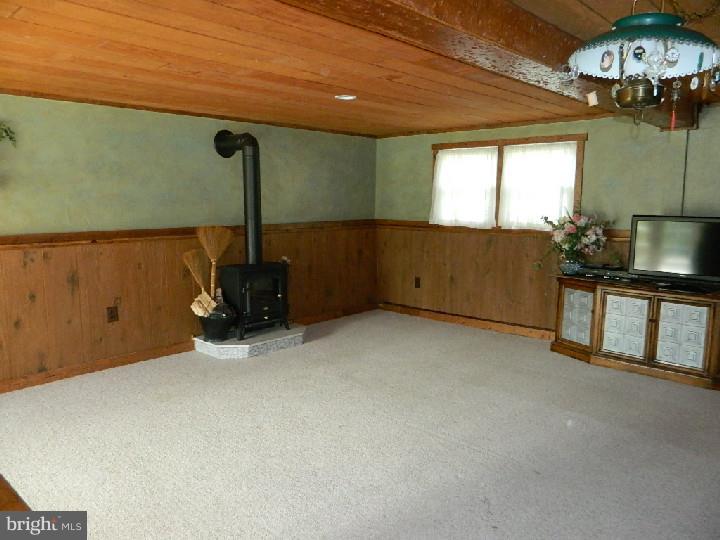 44 Georgetown Road Bordentown, NJ 08505 - Photo 10 of 25 Family Room