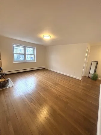 $2,850 | 105 Chestnut Street, Unit 2, Brookline, MA 02445