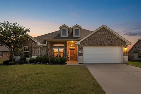 $310,000 | 135 Hillcrest Way, Crandall, TX 75114
