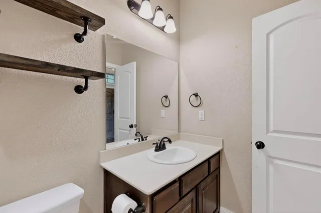 $305,000 | 135 Hillcrest Way, Crandall, TX 75114