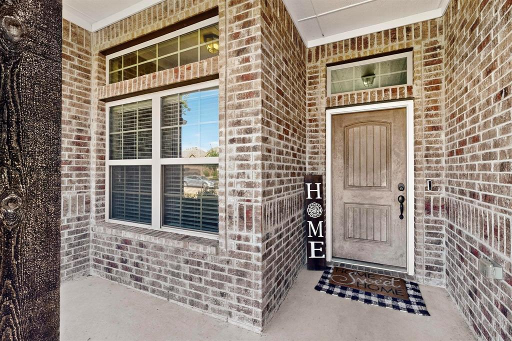 135 Hillcrest Way Crandall, TX 75114 - Photo 2 of 34