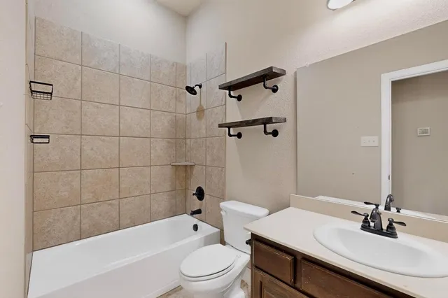 $305,000 | 135 Hillcrest Way, Crandall, TX 75114