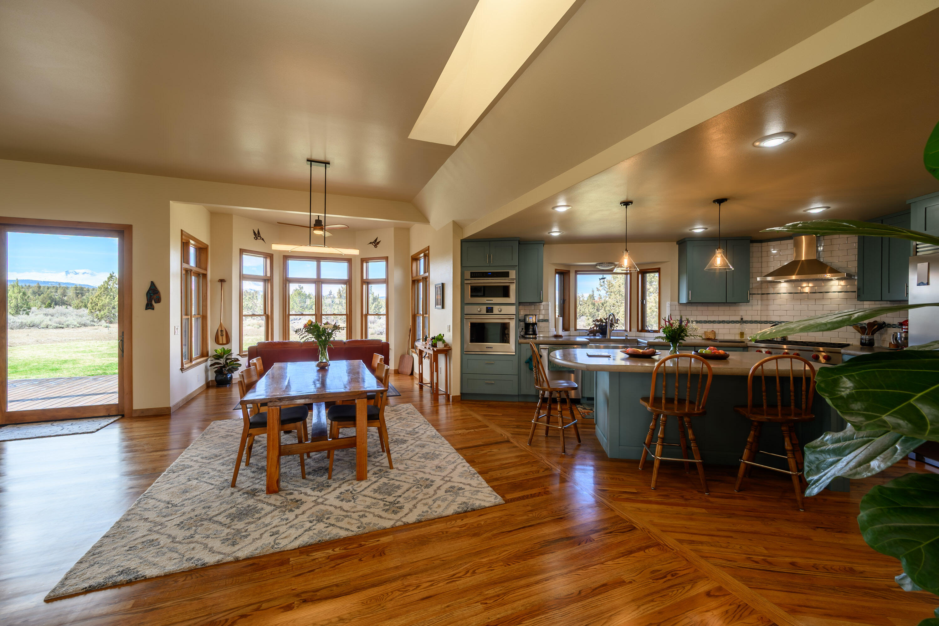 66360 Jericho Road Bend, OR 97703 - Photo 7 of 100 TPark_5033_040225-HDR