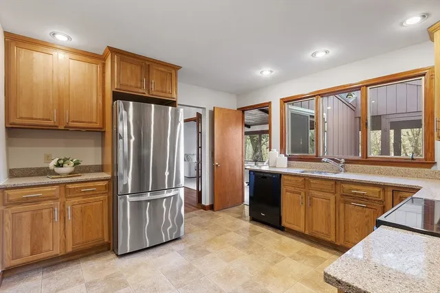 $898,000 | 176 Old Billerica Road, Bedford, MA 01730