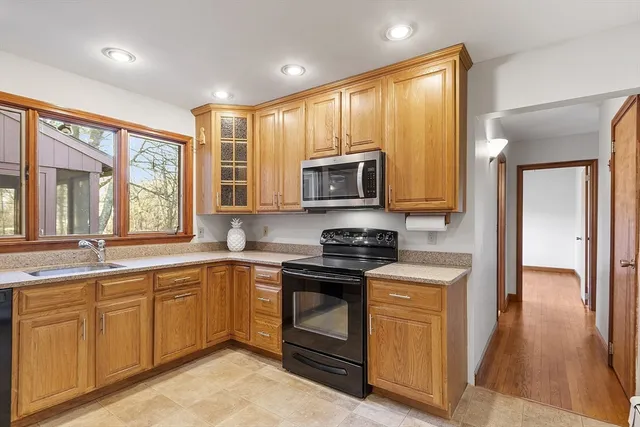 $898,000 | 176 Old Billerica Road, Bedford, MA 01730