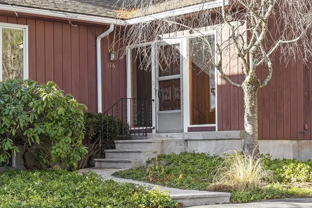 $898,000 | 176 Old Billerica Road, Bedford, MA 01730