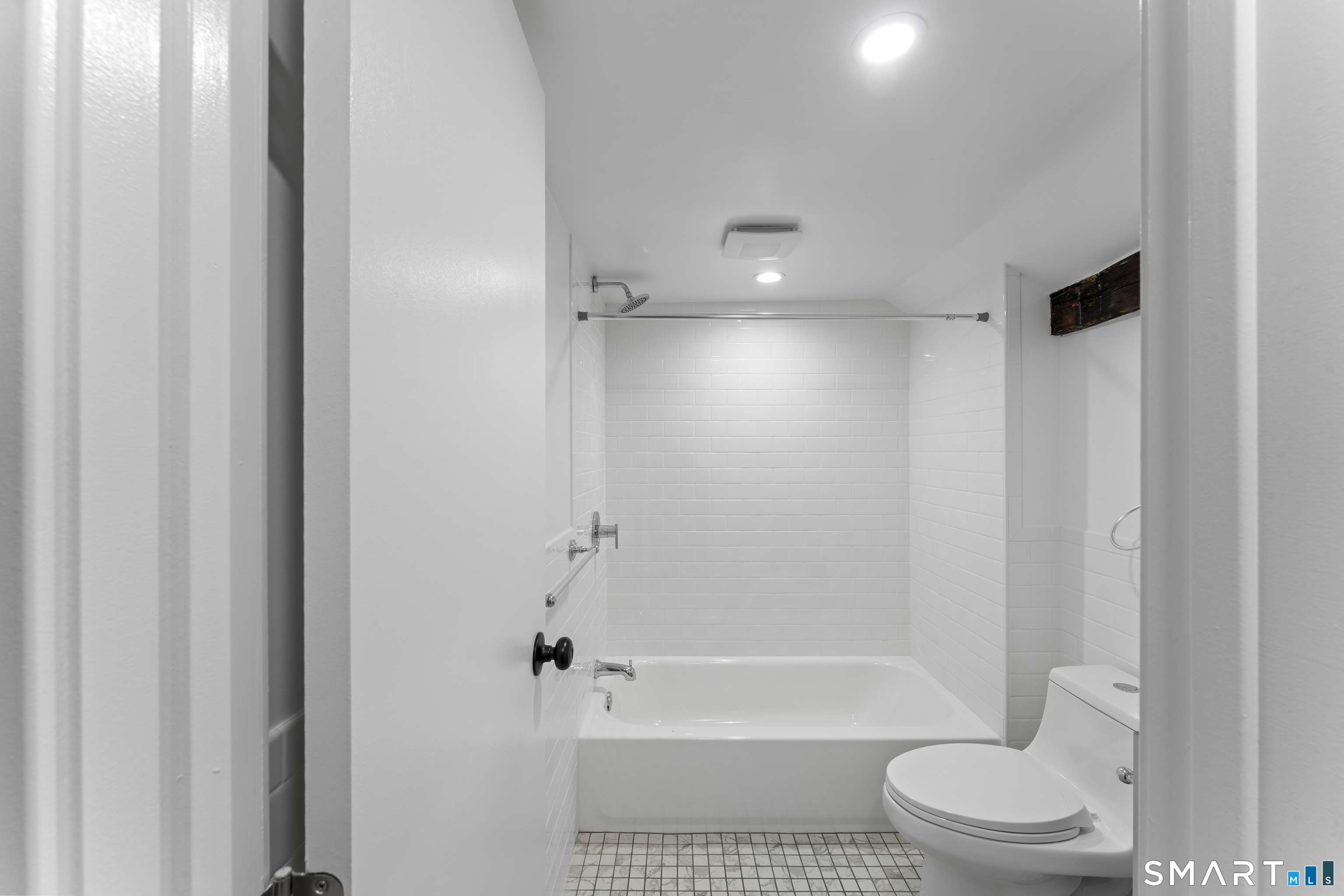 3 A Riverside Road Newtown, CT 06482 - Photo 12 of 19 Gallery Image 12