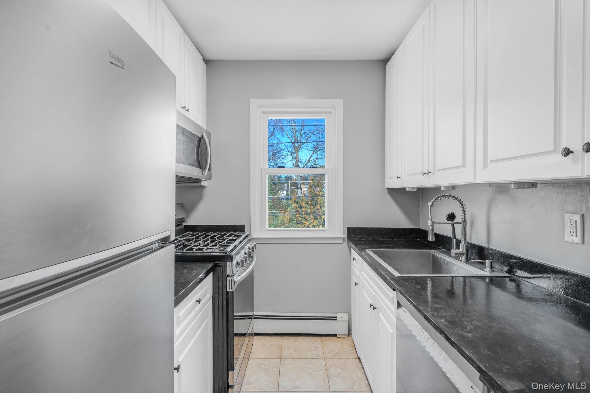 41 Arch Lane, Unit 2B Islip, NY 11751 - Photo 10 of 16