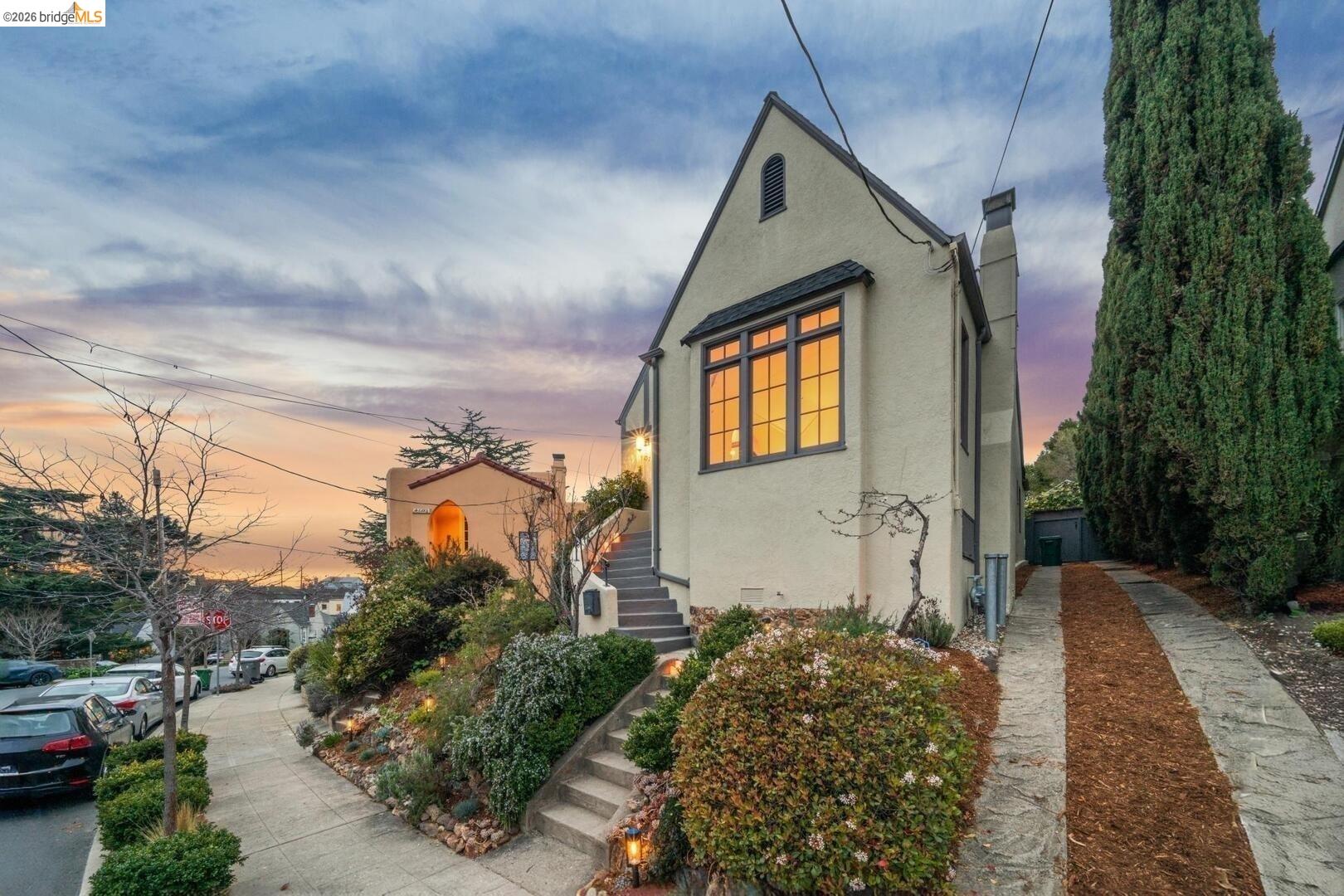 4107 Lyman Road Oakland, CA 94602 - Photo 3 of 57