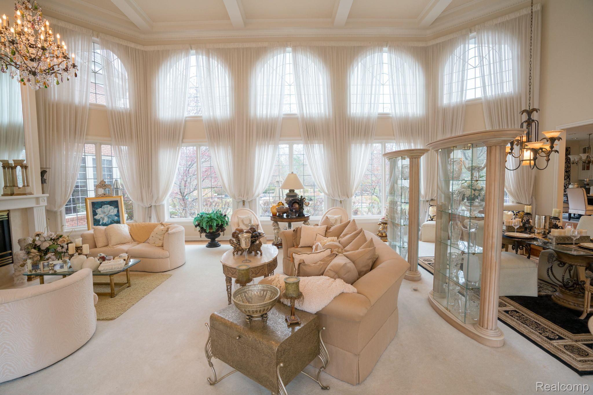8543 Bridge Road Grosse Ile, MI 48138 - Photo 7 of 53 Living Room