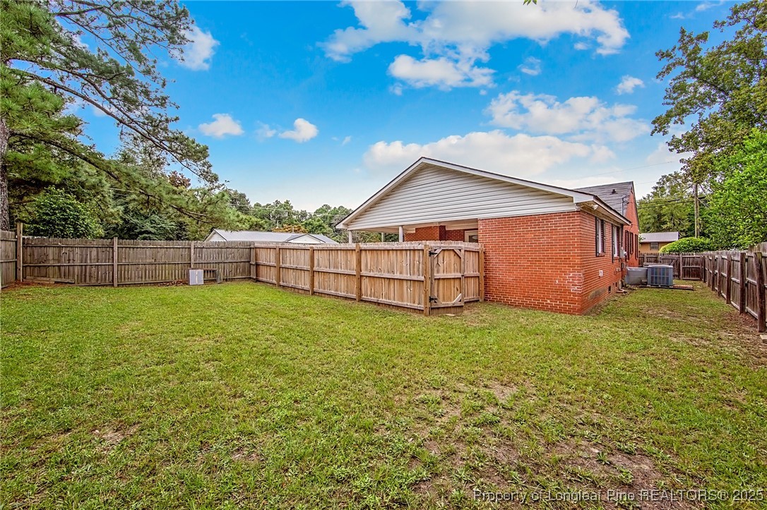 1203 Turnpike Road Fayetteville, NC 28305 - Photo 5 of 35