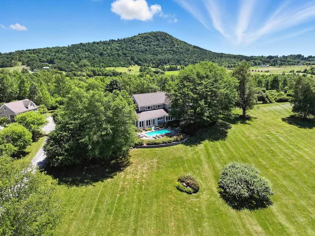 $2,595,000 | 323 Upper Old Town Trail, Charlotte, VT 05445