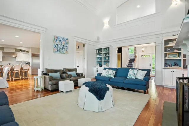 $2,595,000 | 323 Upper Old Town Trail, Charlotte, VT 05445