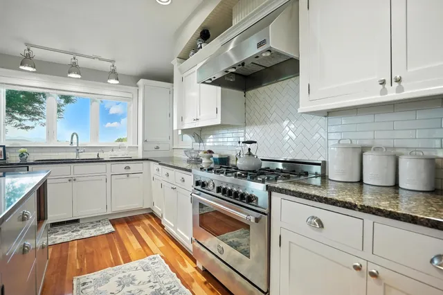 $2,595,000 | 323 Upper Old Town Trail, Charlotte, VT 05445