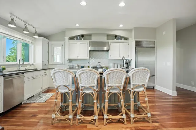 $2,595,000 | 323 Upper Old Town Trail, Charlotte, VT 05445