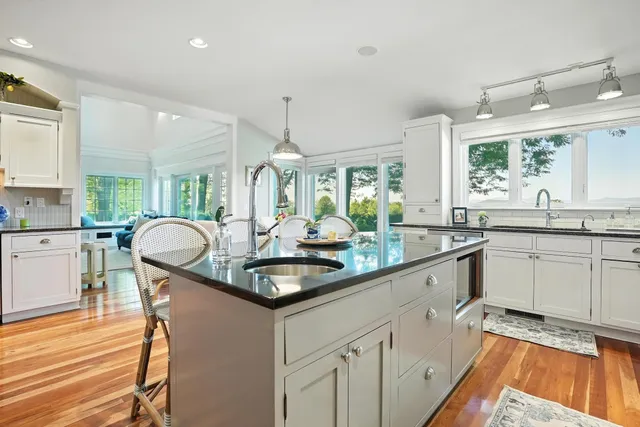 $2,595,000 | 323 Upper Old Town Trail, Charlotte, VT 05445