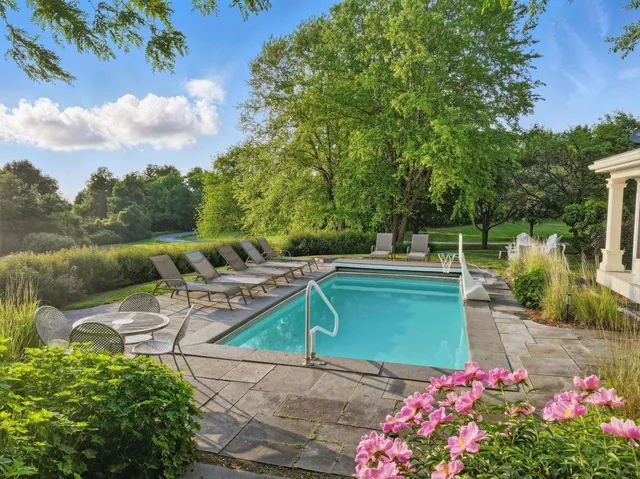 $2,595,000 | 323 Upper Old Town Trail, Charlotte, VT 05445