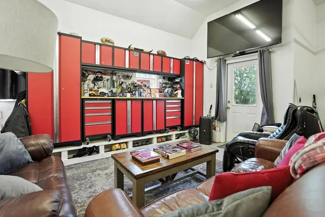 $2,595,000 | 323 Upper Old Town Trail, Charlotte, VT 05445