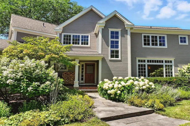 $2,595,000 | 323 Upper Old Town Trail, Charlotte, VT 05445