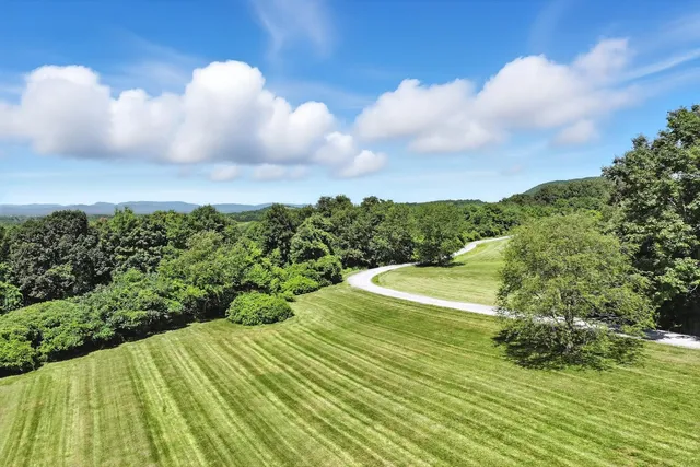 $2,595,000 | 323 Upper Old Town Trail, Charlotte, VT 05445