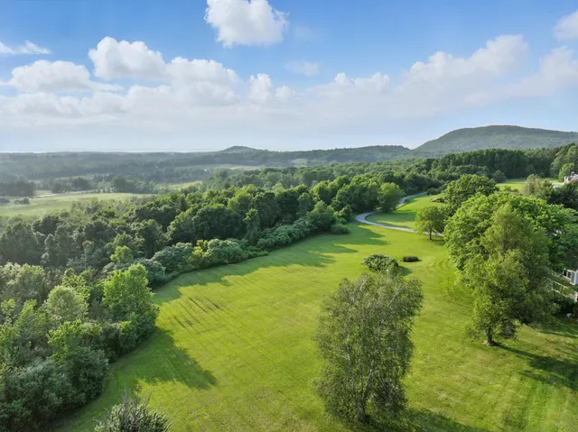 $2,595,000 | 323 Upper Old Town Trail, Charlotte, VT 05445