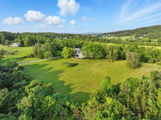$2,595,000 | 323 Upper Old Town Trail, Charlotte, VT 05445
