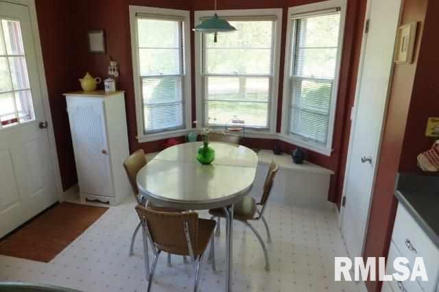 2346 Fairhaven Road Davenport, IA 52803 - Photo 6 of 21 Gallery Image 6