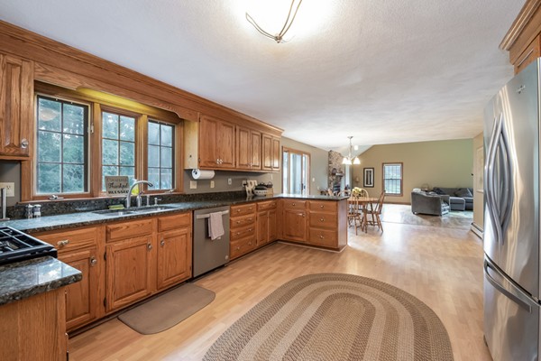 4 Inwood Lane Andover, MA 01810 - Photo 9 of 30 Gallery Image 9