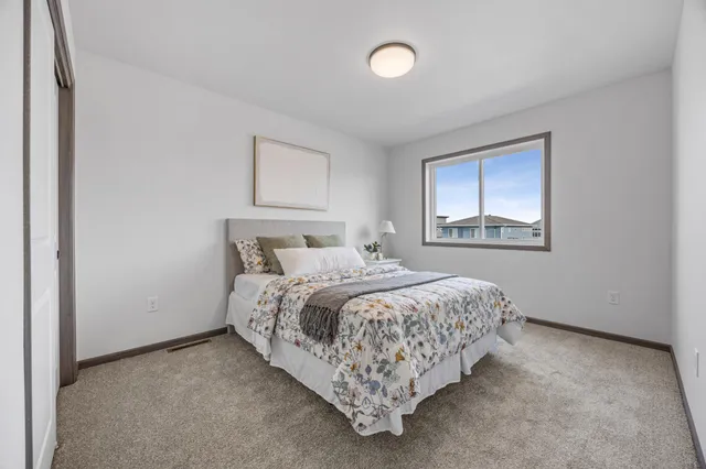 $549,900 | 10350 Burgundy Drive, Horace, ND 58047