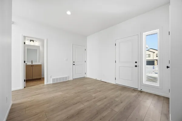 $549,900 | 10350 Burgundy Drive, Horace, ND 58047