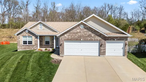 $419,900 | 500 Micah's Way, Columbia, IL 62236