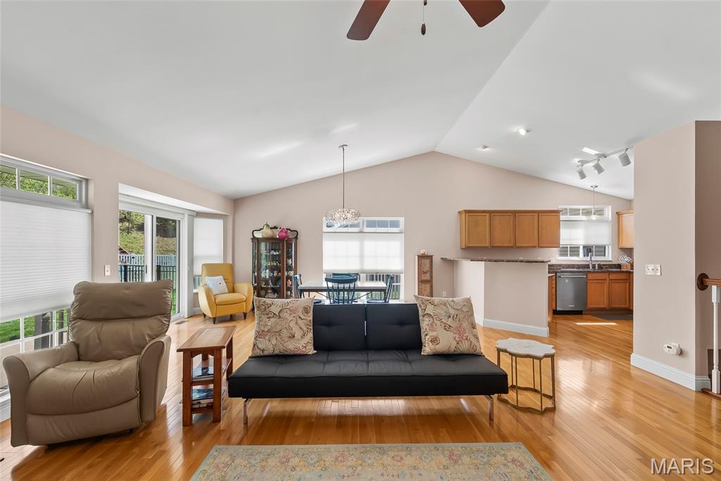 500 Micah's Way Columbia, IL 62236 - Photo 3 of 37
