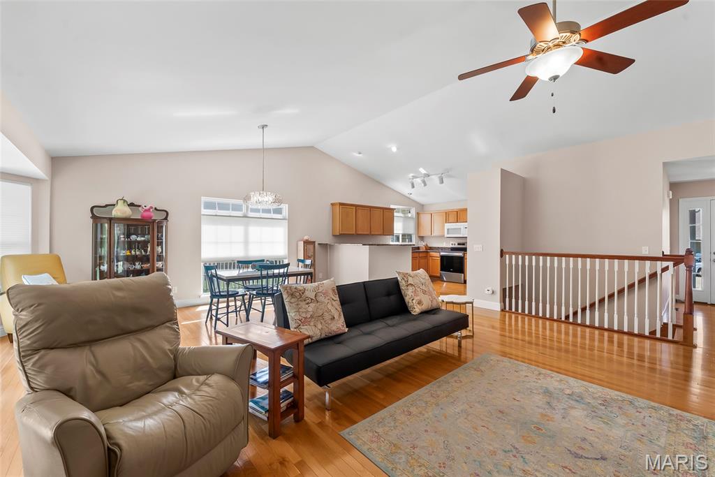 500 Micah's Way Columbia, IL 62236 - Photo 4 of 37