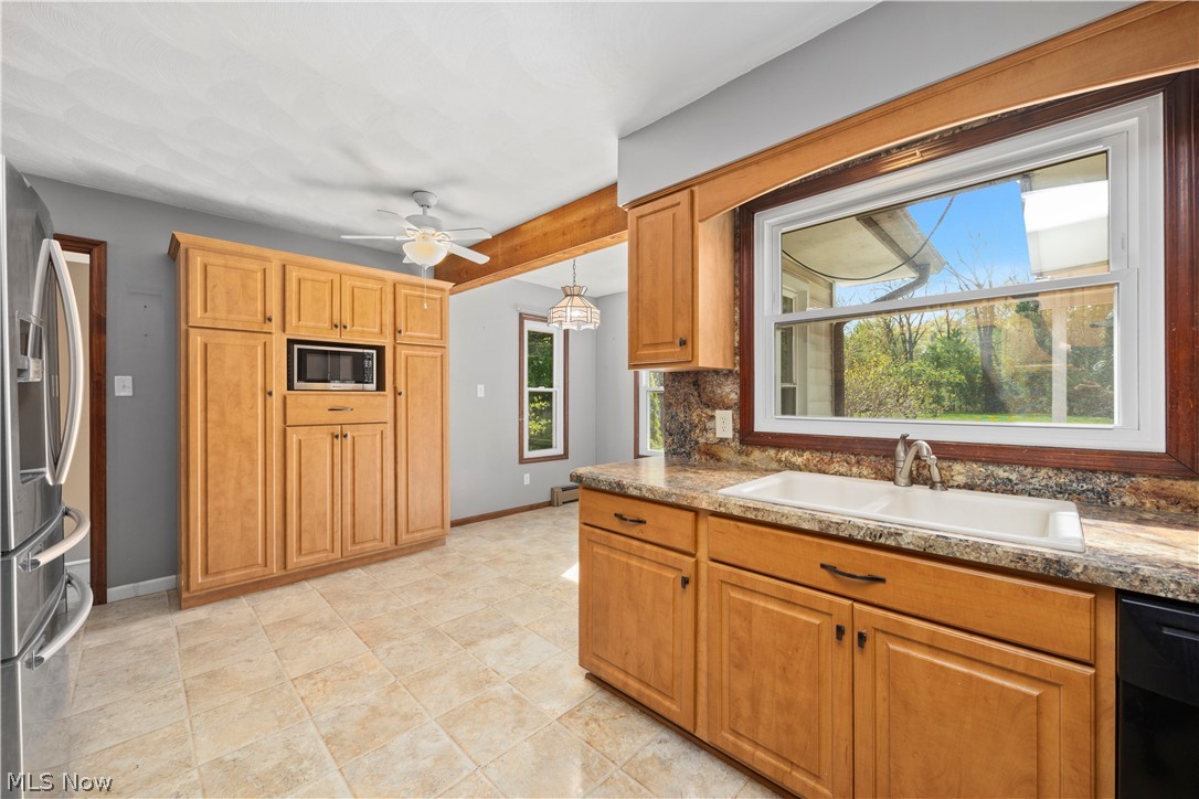 44675 Middle Ridge Road Amherst, OH 44001 - Photo 6 of 40