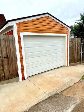 a view of outdoor space garage and garage