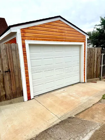 a view of outdoor space garage and garage