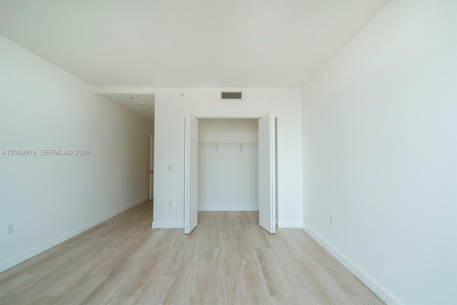 45 Southwest 9th Street, Unit 4906 Miami, FL 33130 - Photo 18 of 39