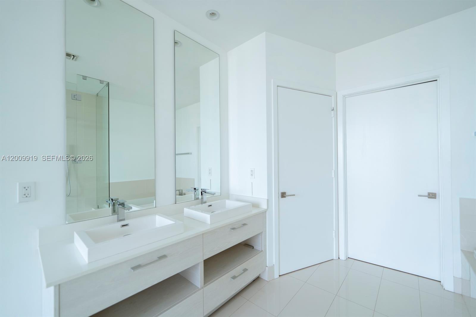 45 Southwest 9th Street, Unit 4906 Miami, FL 33130 - Photo 20 of 39