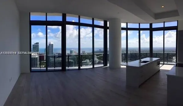 $15,000 | 45 Southwest 9th Street, Unit 4906, Miami, FL 33130