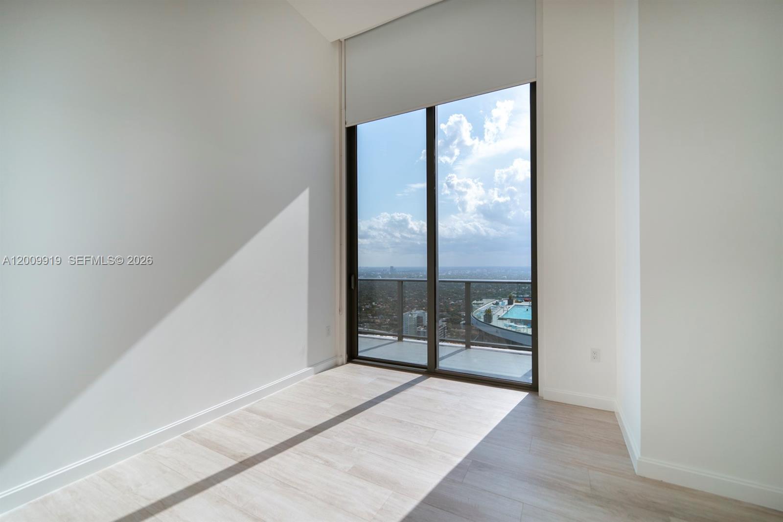 45 Southwest 9th Street, Unit 4906 Miami, FL 33130 - Photo 32 of 39